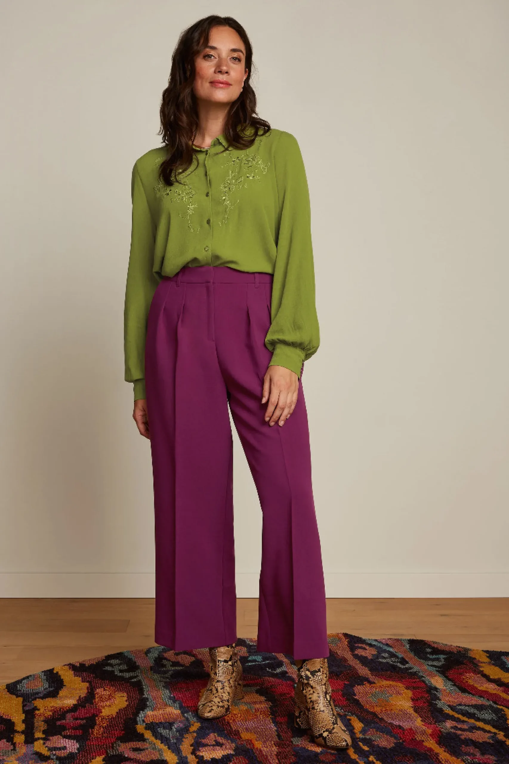 maisie_blouse_lyonne_embroidery_2-1.webp DAMES King Louie Maisie Blouse Lyonne Embroidery